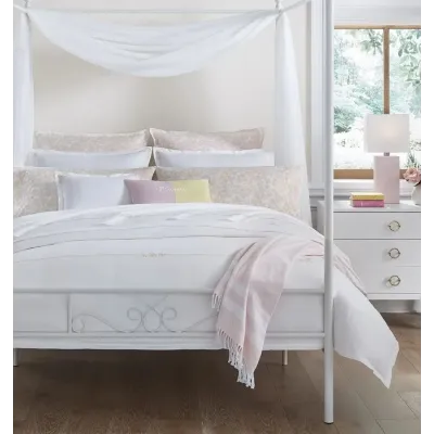 Fiorina White/Carnation Bedding