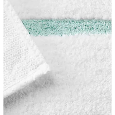 Lindo White/Aqua Bath Rug