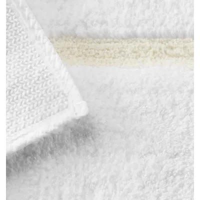 Lindo White/Ivory Bath Rug