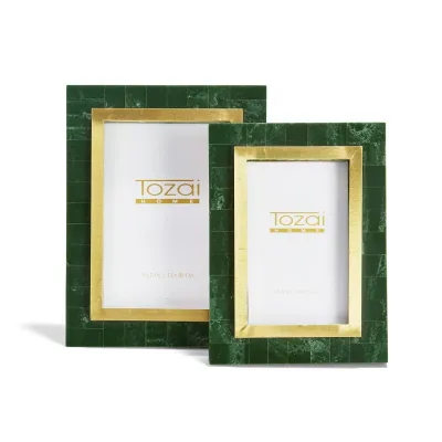 Aventurine Set of 2 Green and Gold Photo Frames (4" x 6", 5" x 7") Resin/Brass/Glass