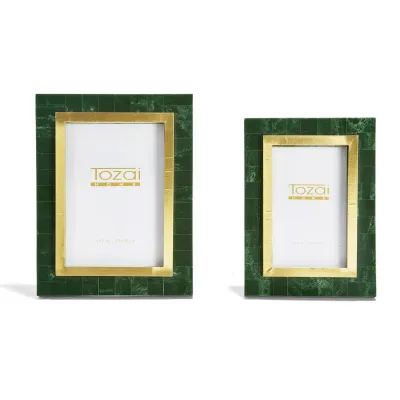 Aventurine Set of 2 Green and Gold Photo Frames (4" x 6", 5" x 7") Resin/Brass/Glass