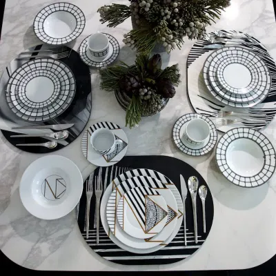 Effuse Lacquer Nina Magon x Ven Gern Home Black/White 14" x 18" Oval Placemat