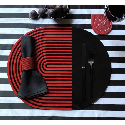 Stripes/Solids Lacquer Red &Part Black Stripes 14" x 18" Oval Placemat