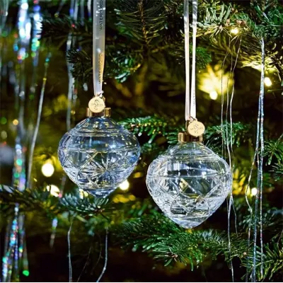 Winter Wonders Snowflakes Bauble Ornament