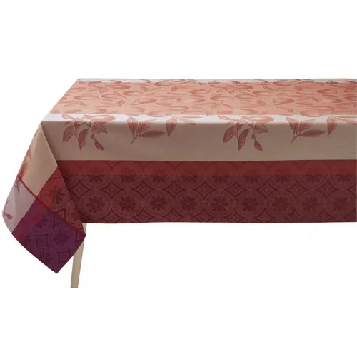 Le Jacquard Francais Arrière-Pays Pink Cotton Table Runner