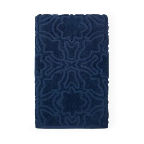 https://d1r7bfp0lbkani.cloudfront.net/i/u/2/500/d1r7bfp0lbkani.cloudfront.net/images/sferra/SFERRA-MORESCO-BATH-TOWEL-NAVY-SILO_v2_600x.jpg.webp