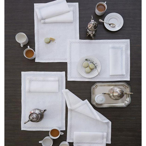 Sferra Filetto Modern Classic White Linen Gold Border Dinner Napkins - Set  of 4