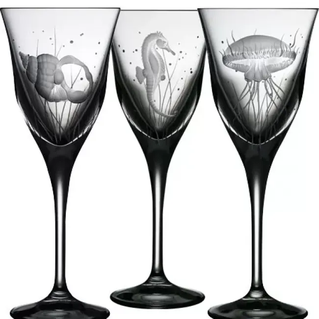 Pacifica Shell Raspberry Red Wine Glass