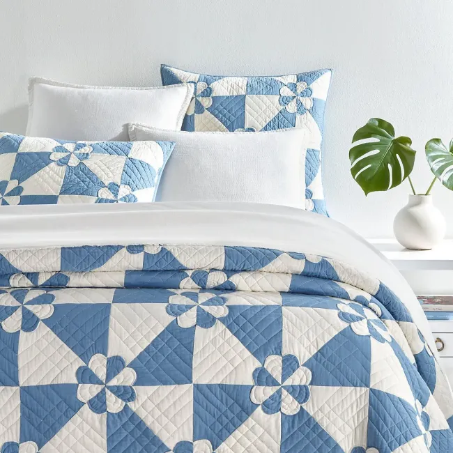 Sunny Side Blue Quilt Bedding
