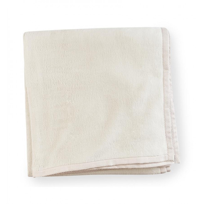 St Moritz Ivory Combed Cotton Blankets