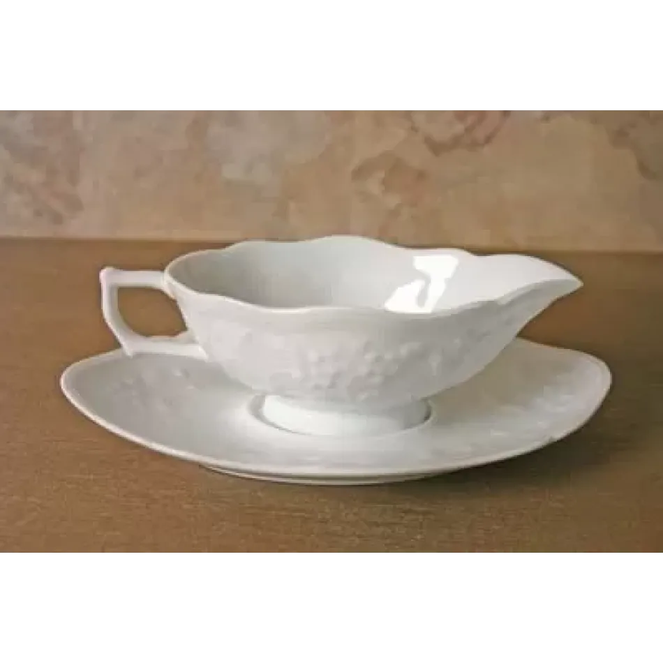 Pont aux Choux Sauce Boat 9.1 x 6.2 x 2.95275 in.