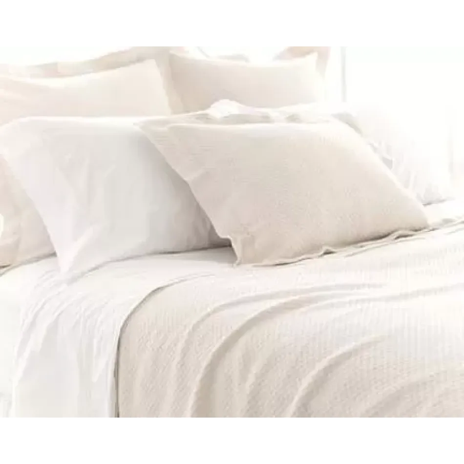 Petite Trellis Ivory Matelasse Bedding