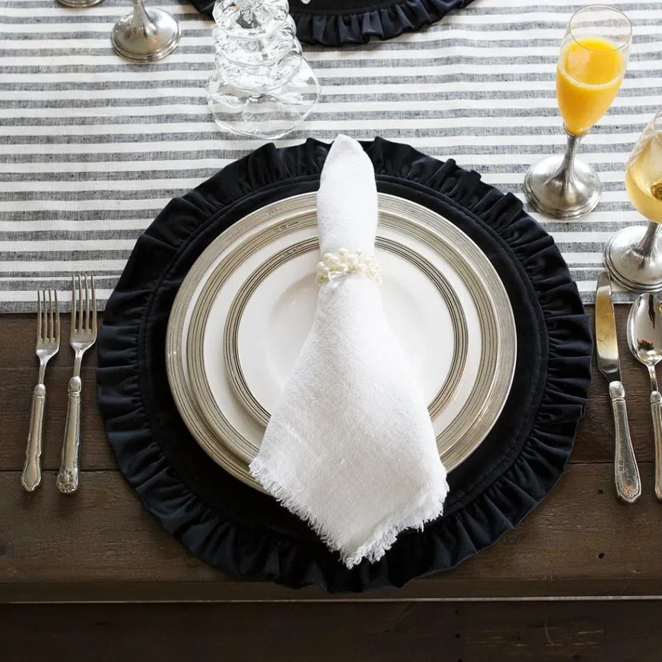 Round Ruffle, Velvet Black 18" D Placemat