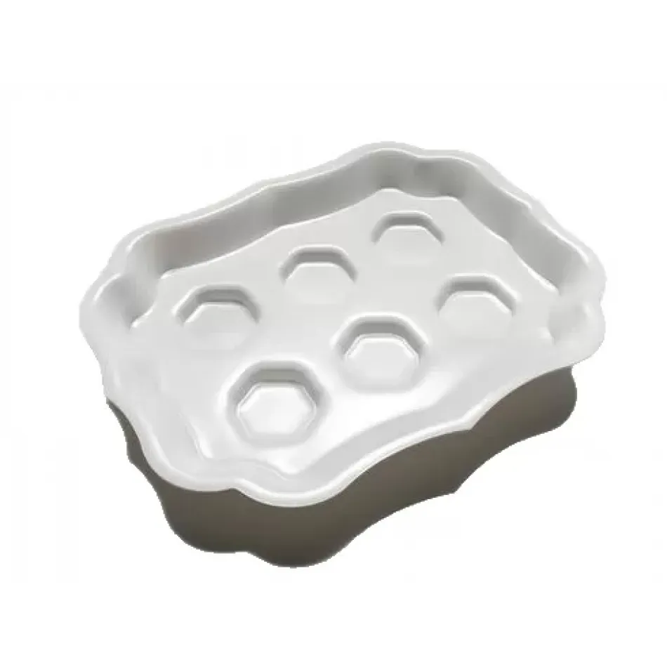 Six Tray White 20" x 16"