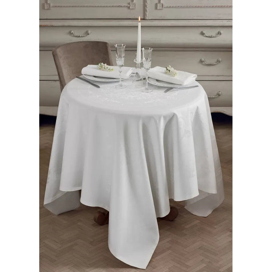 Comtesse Blanc Green Sweet Stain-Resistant Cotton Tablecloth Rd 93"
