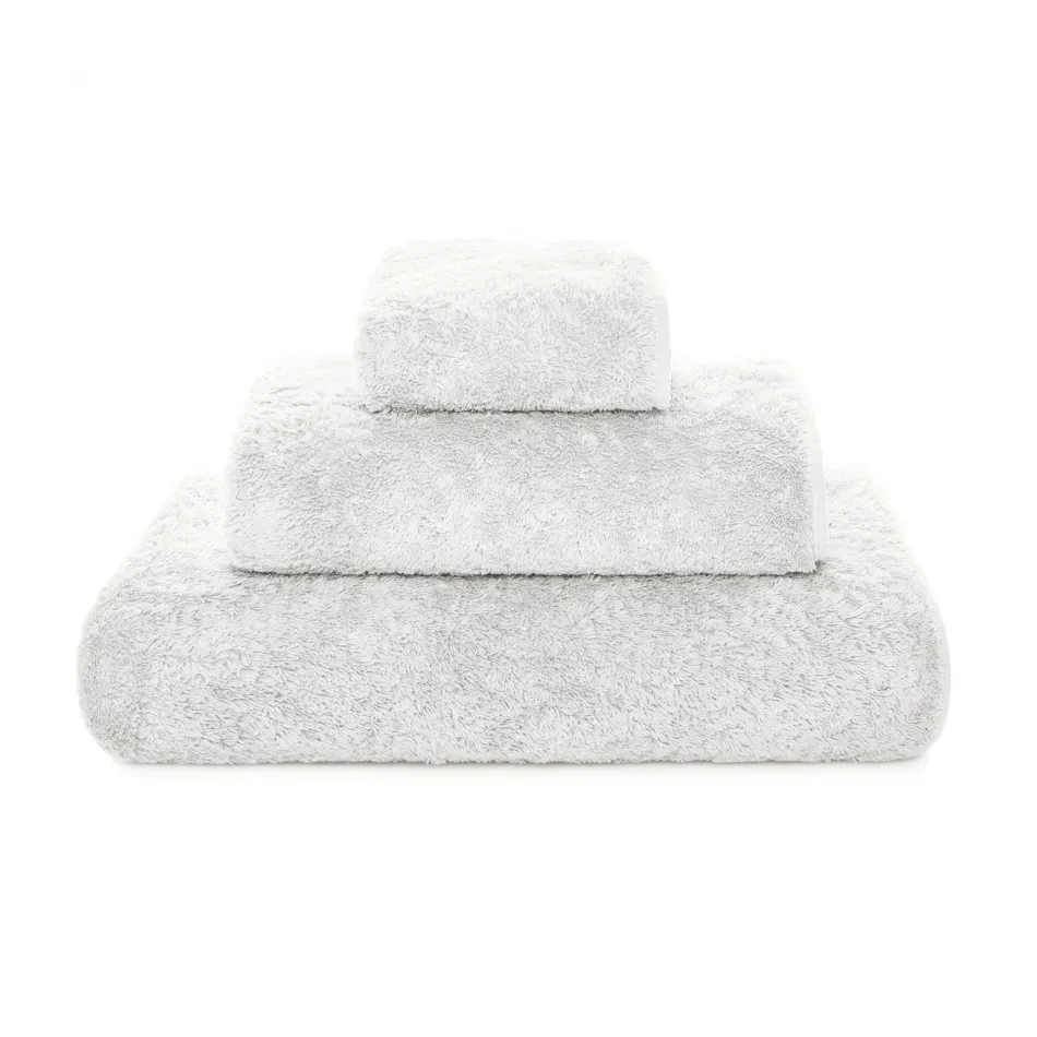 Egoist Cloud Bath Towel 28" x 55''