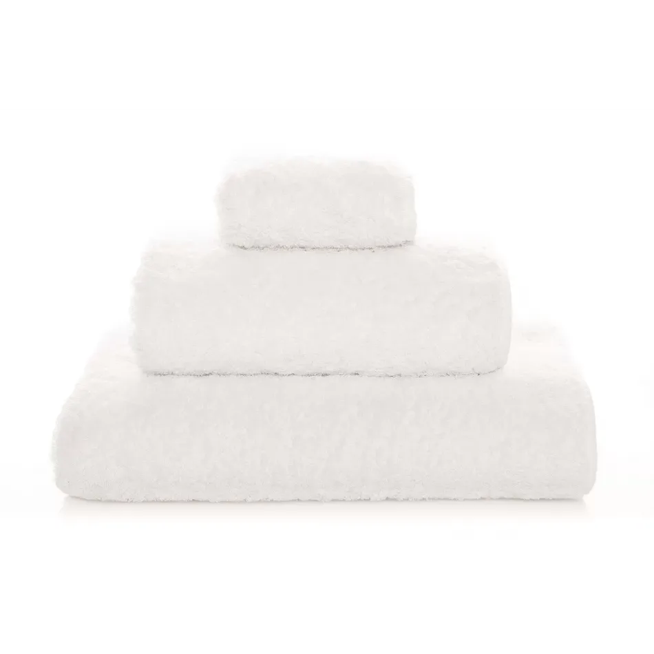 Egoist White Bath Towel 28" x 55''