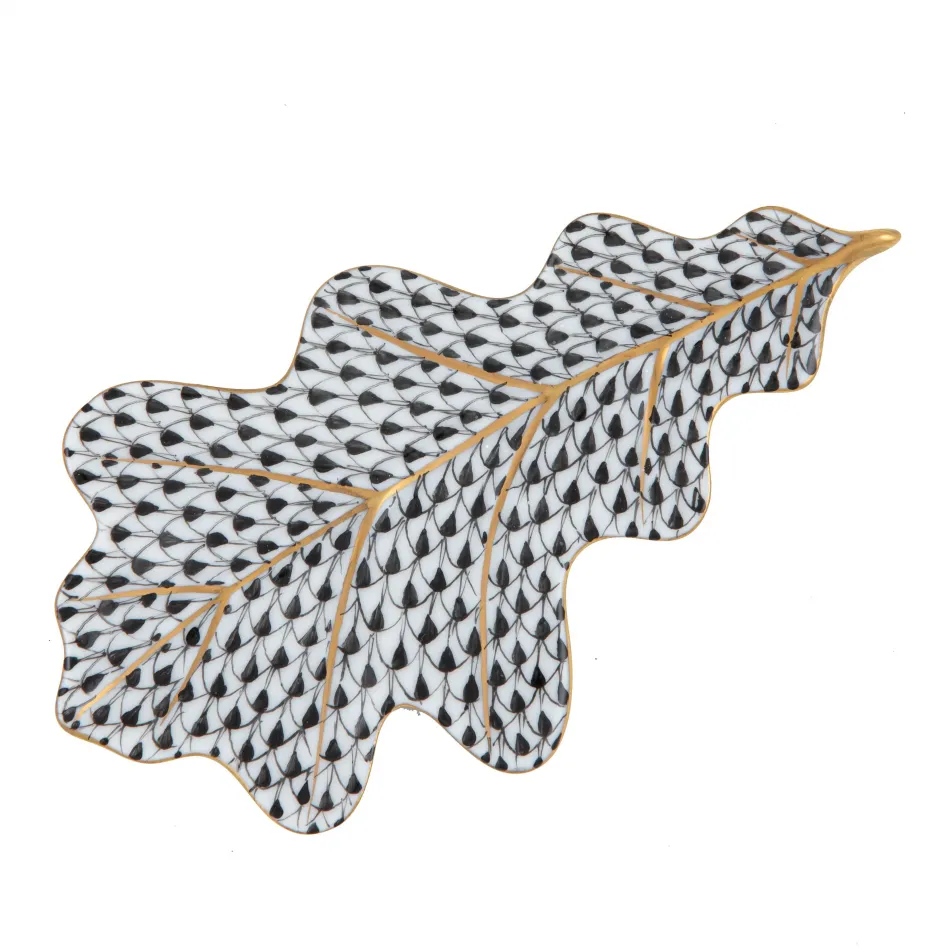 Oak Leaf Black