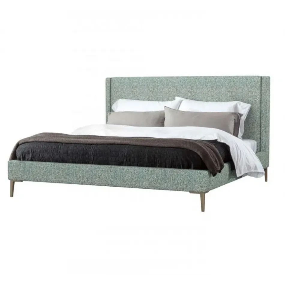 Izzy Queen Bed, Pool