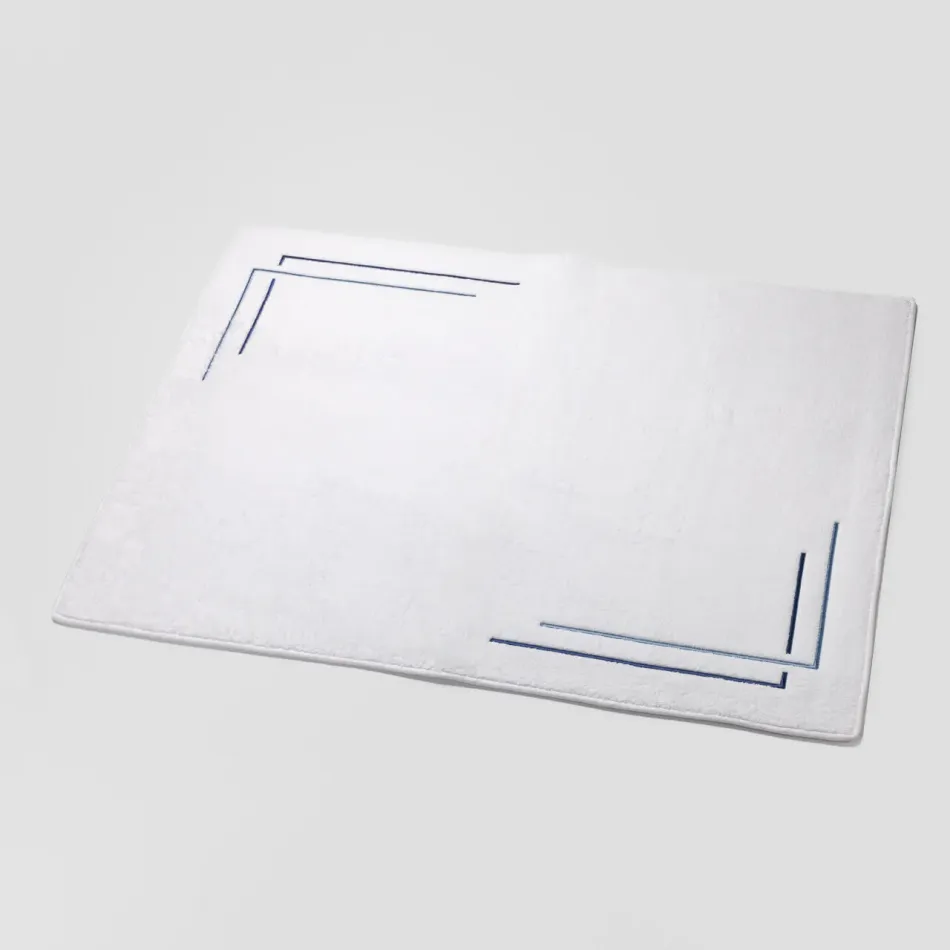 Aquarelle White/Light Blue-Blue 20" x 28" Bath Mat