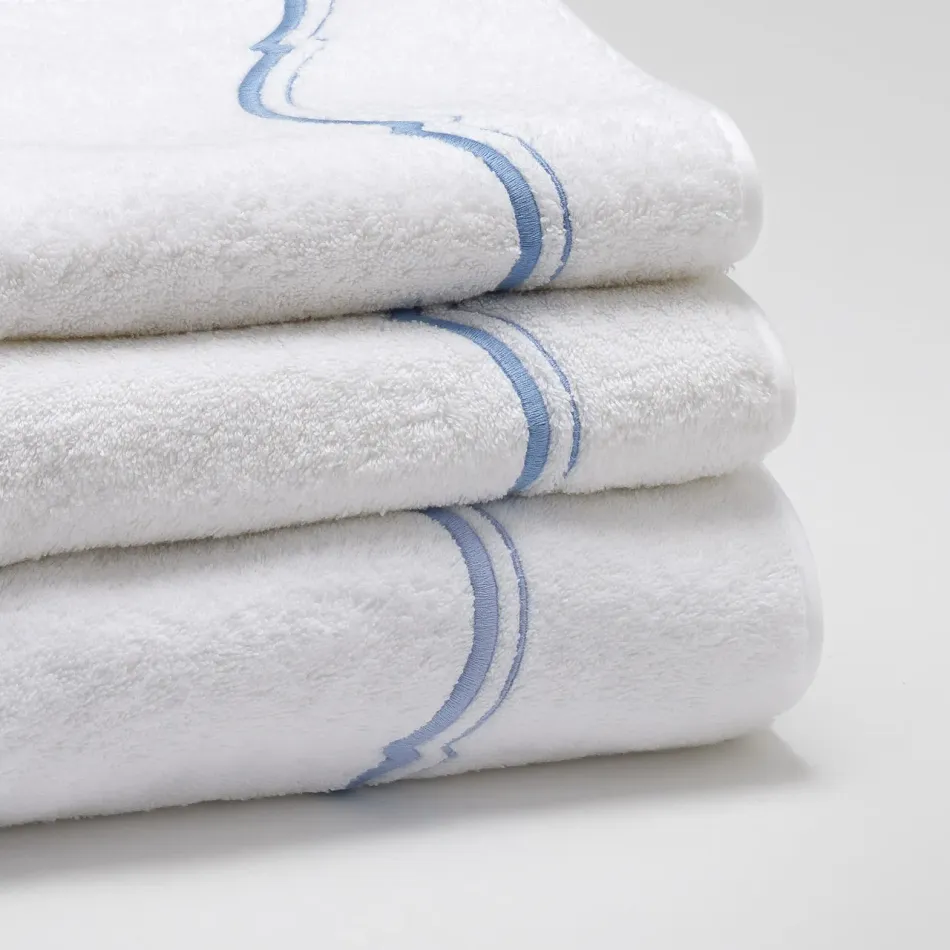 Oriente Veneziano White/Light Blue Embroidered Bath Towels