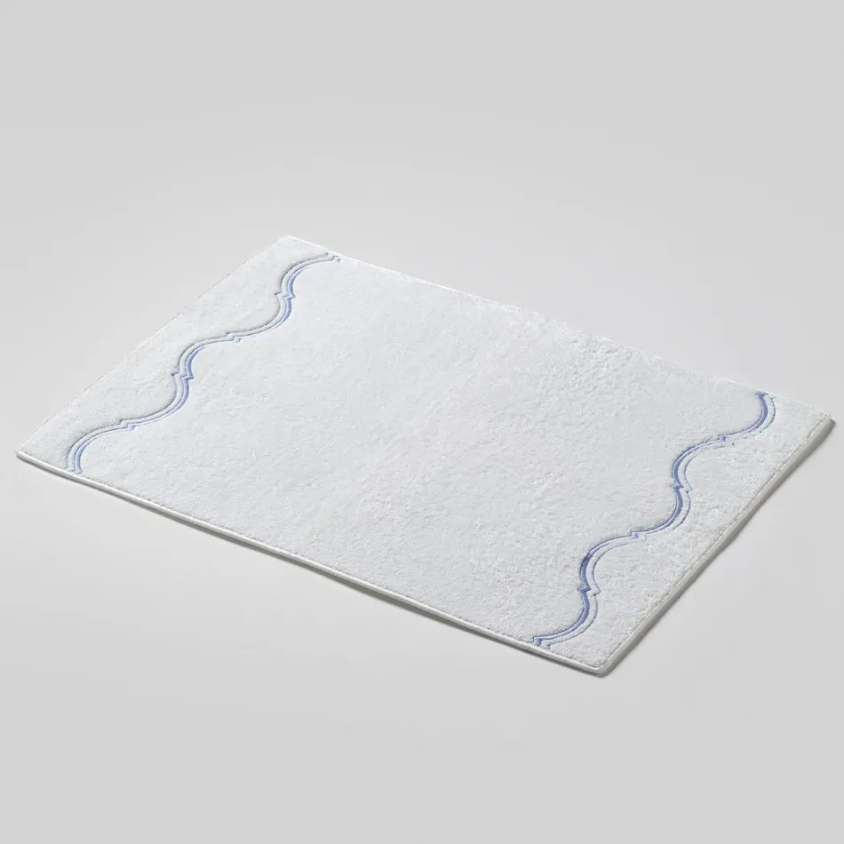 Oriente Veneziano White/Light Blue 20" x 28" Bath Mat Design Two Sides
