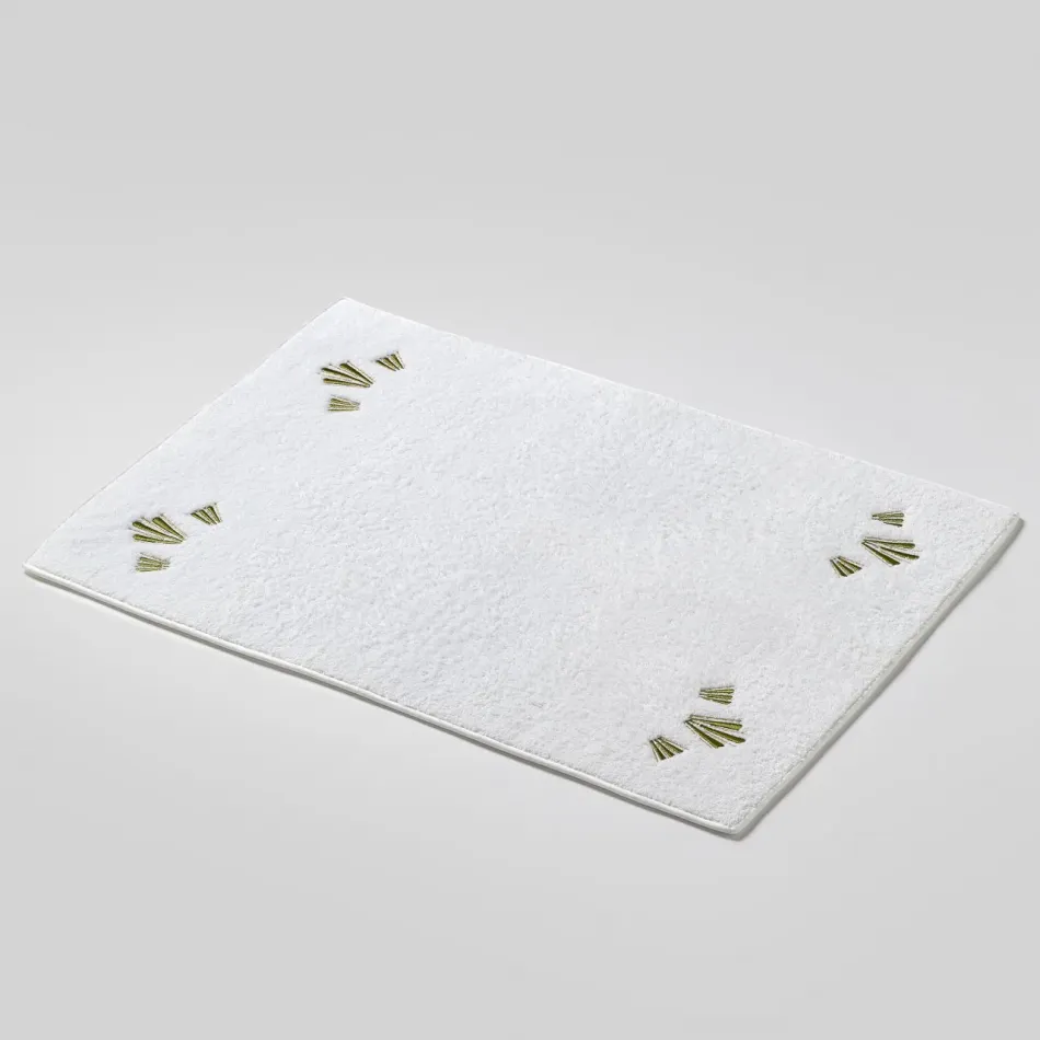 Peacock White/Green 20" x 28" Bath Mat