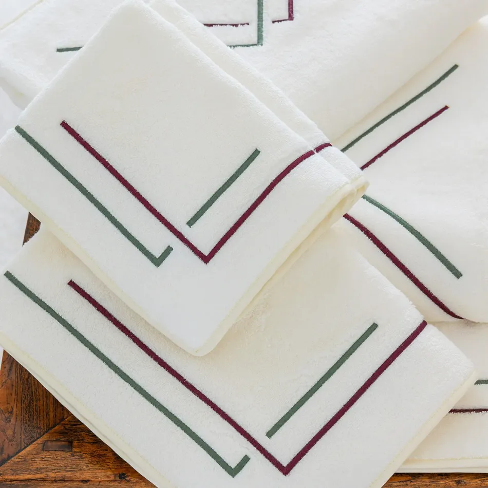 Aquarelle White/Green-Burgundy Embroidered Bath Towels