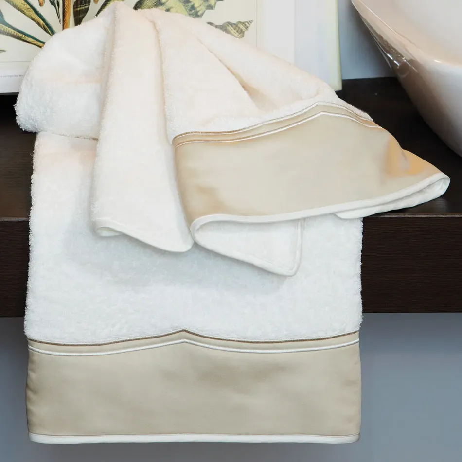 Gondola White/Sand Embroidered Bath Towels