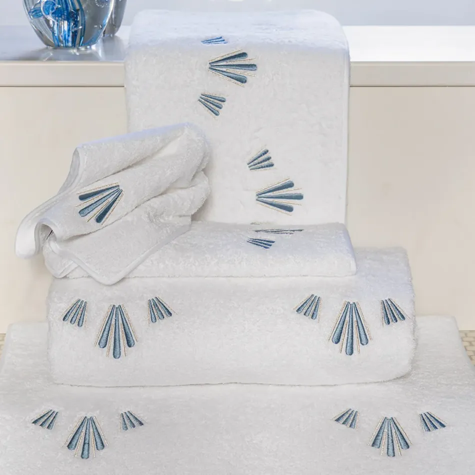 Peacock White/Light Blue Embroidered Bath Towels