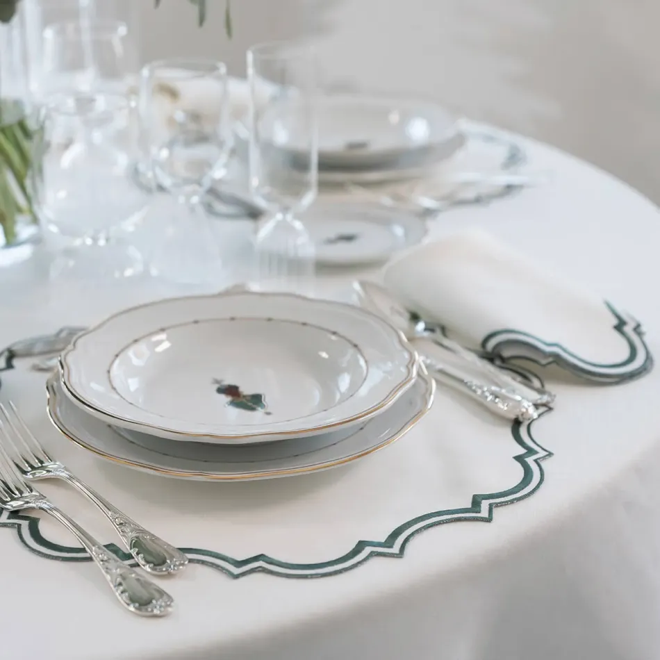 Oriente Veneziano Embroidered Table Linens