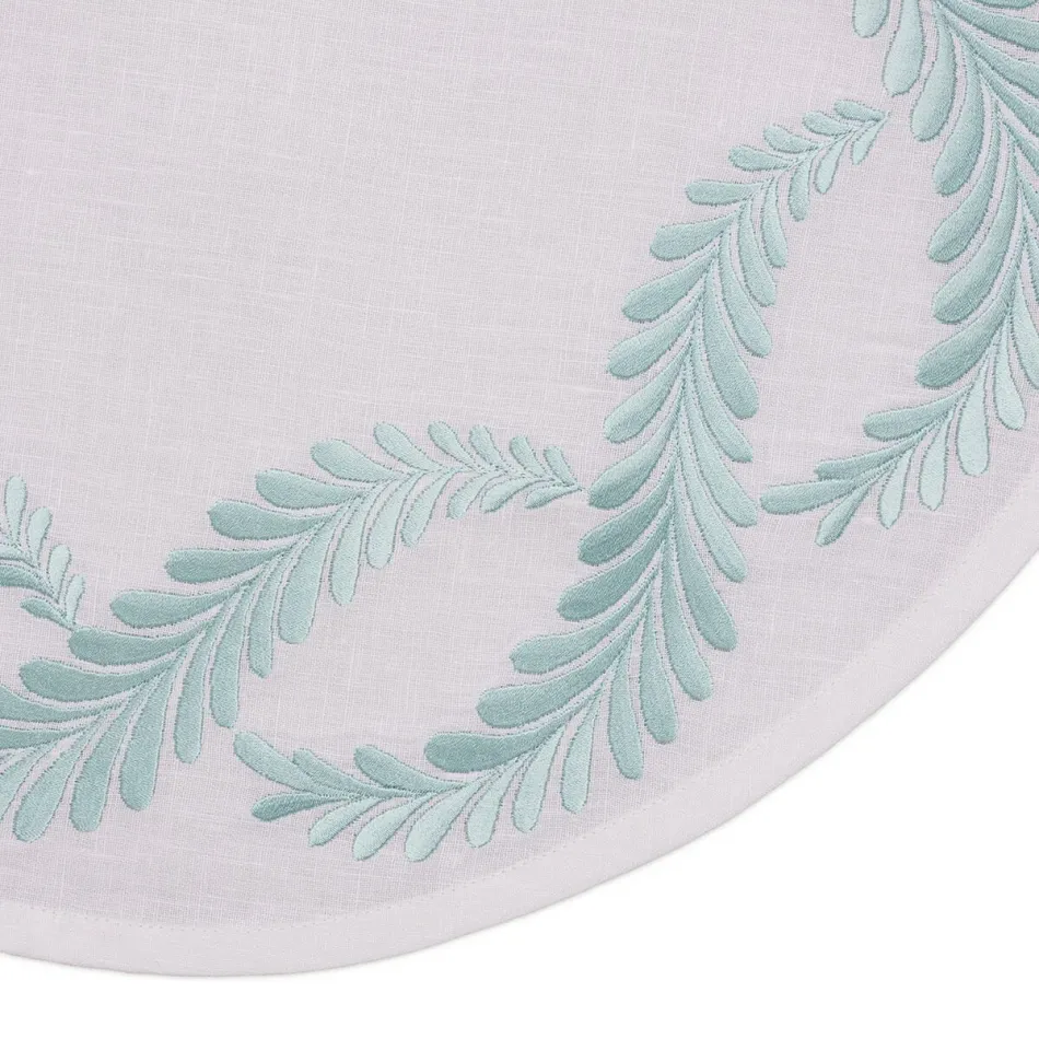 Tangeri 16" Round Placemat - White Linen/Light Blue Embroidery