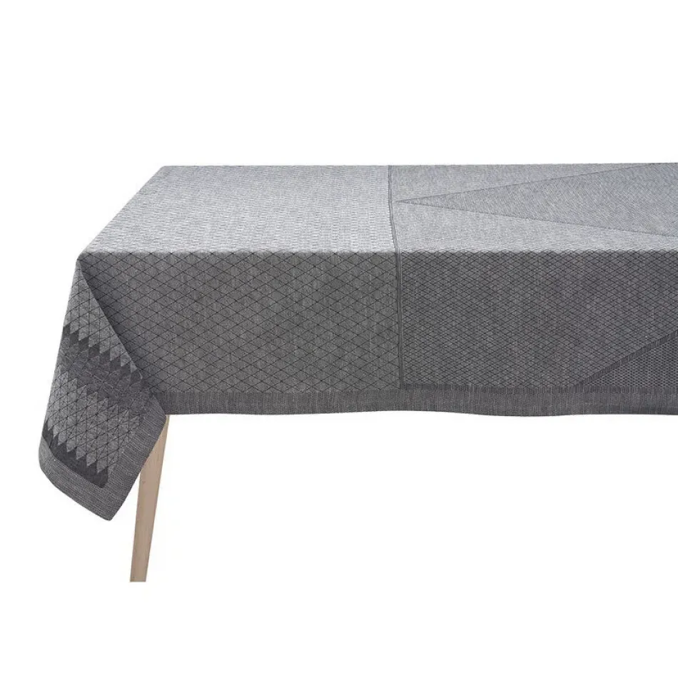 Club Re Table Linens