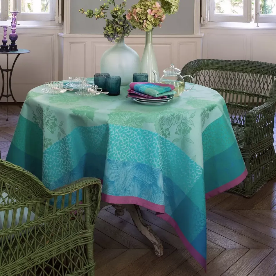 Parfums De Bagatelle Hydrangea Tablecloth 69" x 126"