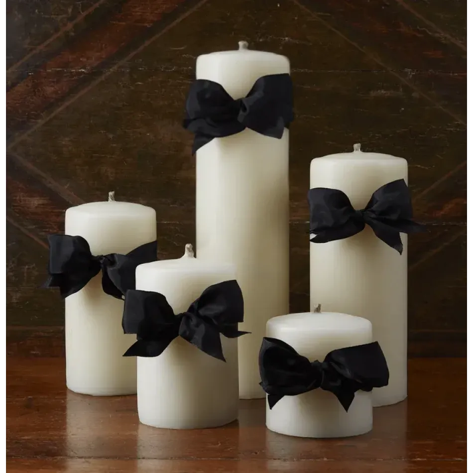 Ivory Beeswax Smooth Pillar - 3" x 7" (190-210 hrs)
