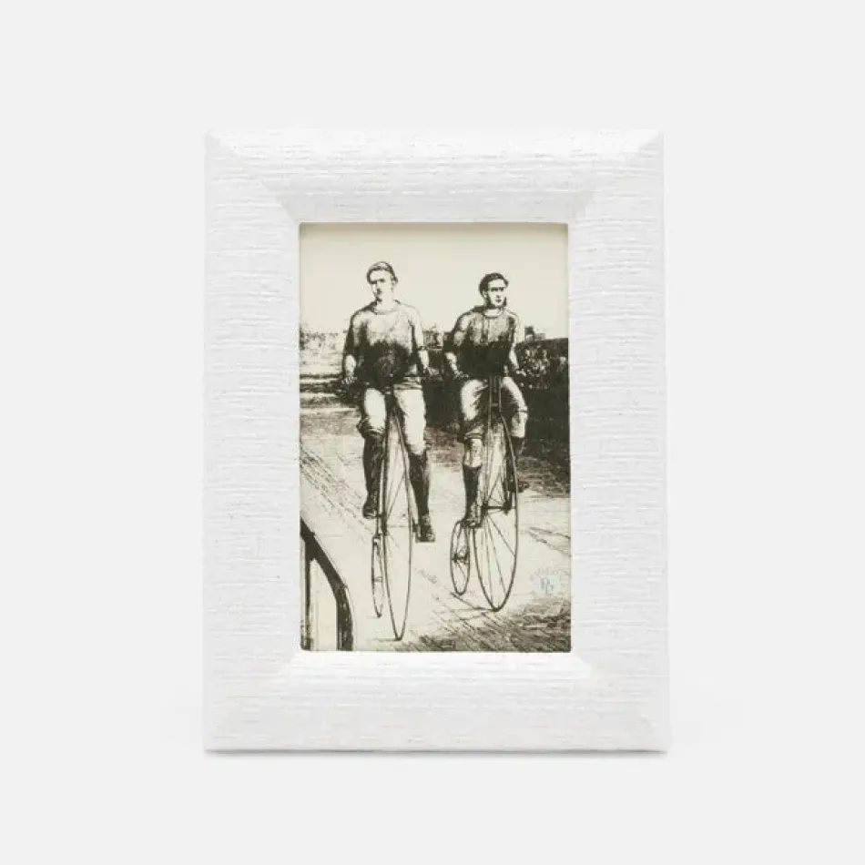 Pesaro Shiny White Frame 5"X7" Realistic Faux Rattan
