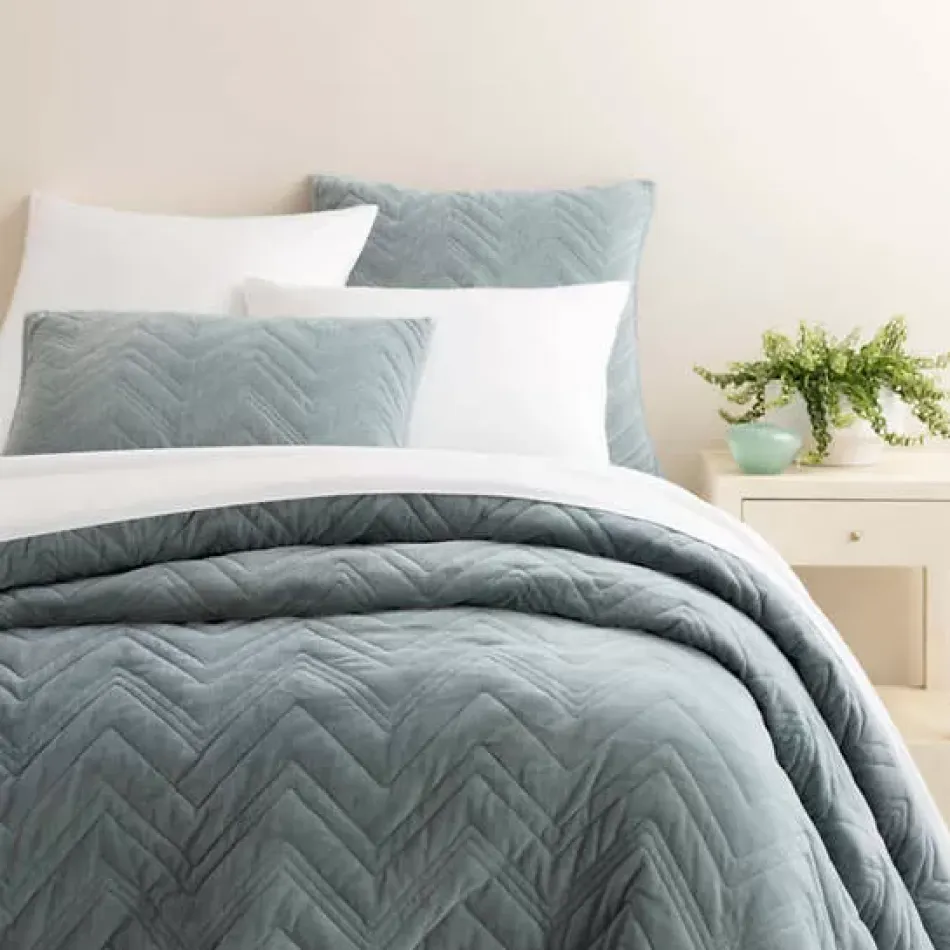 Brentwood Velvet Ocean Quilt Full/Queen