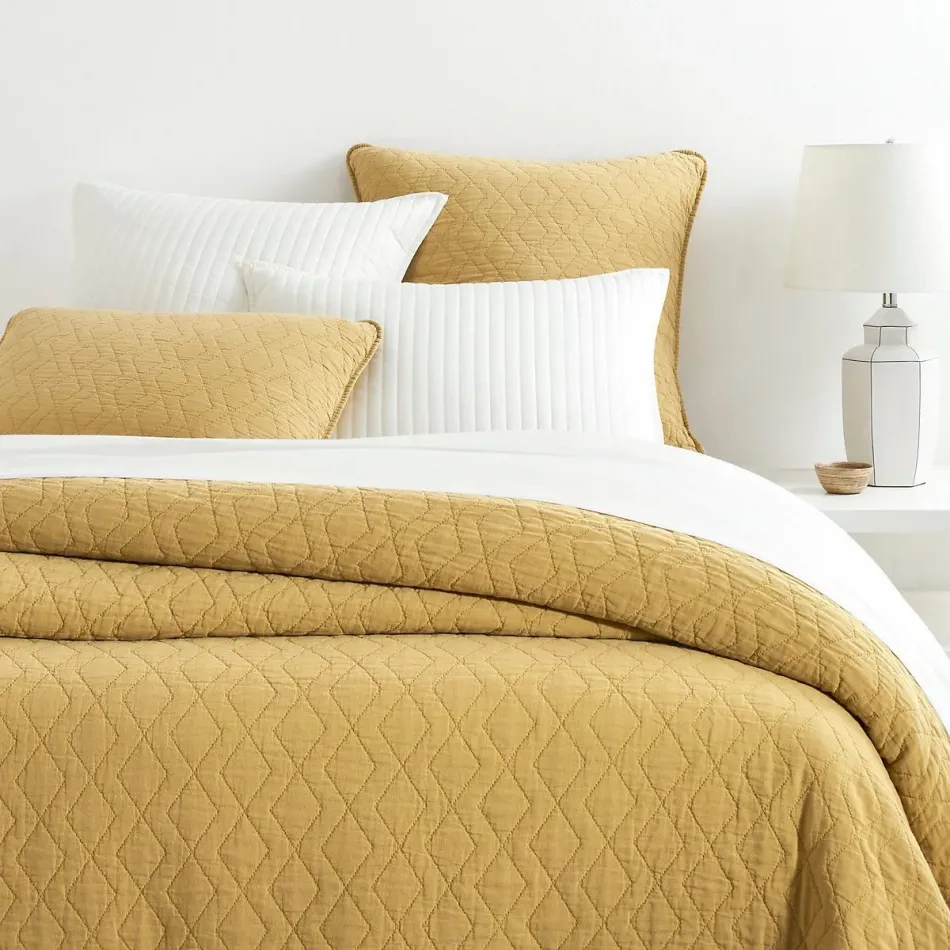 Birdie Gold Quilted Coverlet King