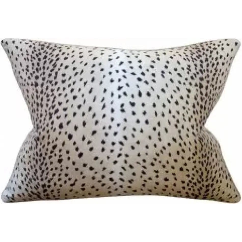 Doe Classic Black 14 x 20 in Pillow