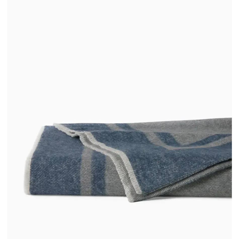 Viletta Throw 51 x 77 Navy/Lunar