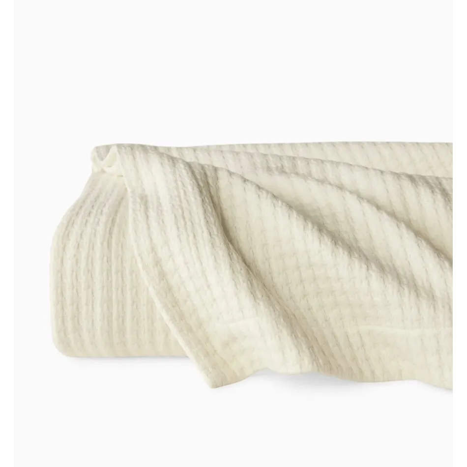 Hatteras Ivory Full/Queen Coverlet 96 x 100