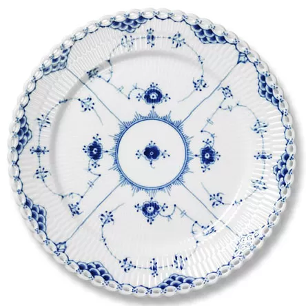 A 26-piece porcelain 'Blue Fluted' full lace tea service, Royal