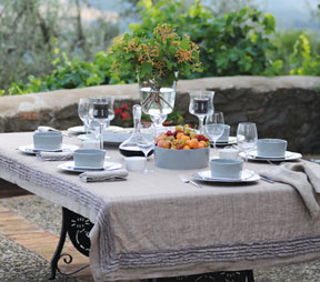Lastra table setting