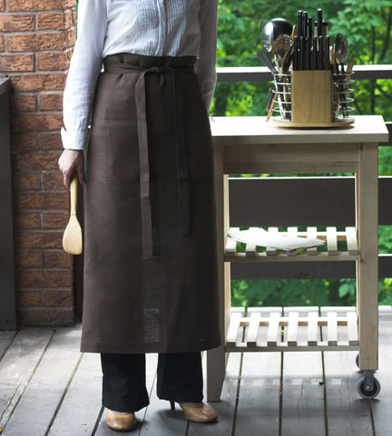 Garcon Linen Apron in Chocolate