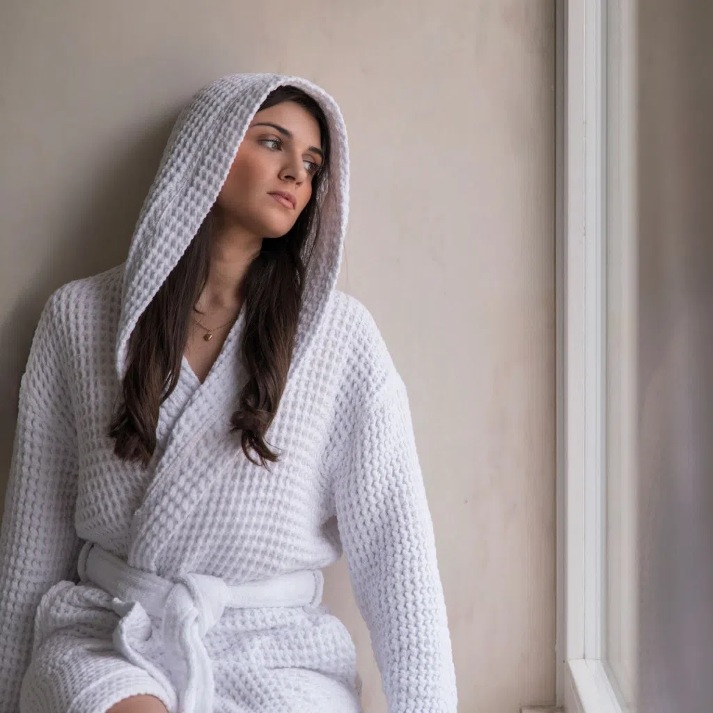 Graccioza Bee Waffle Hooded Robe - White