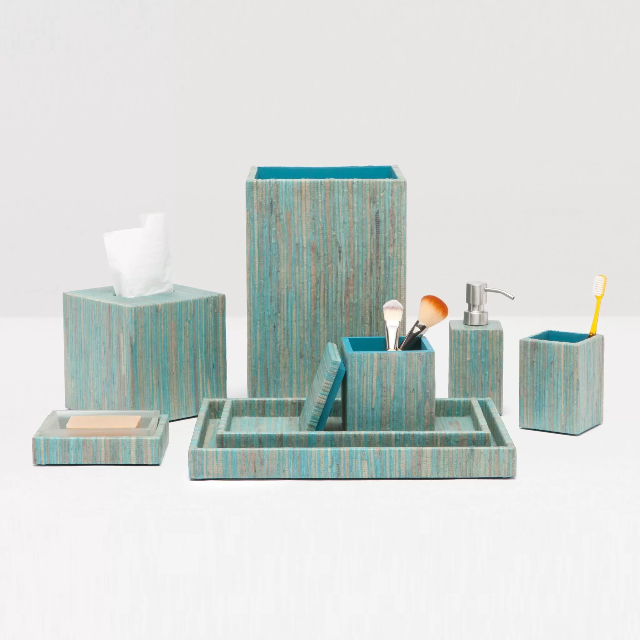 22 Vintage Bathroom Ideas With Retro Decor | Apartment Therapy, image size:2048x2048